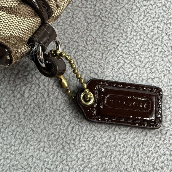 Coach Wristlet Park Signature Medium Brown Khaki Purse Turnlock Canvas Leather - Picture 7 of 9